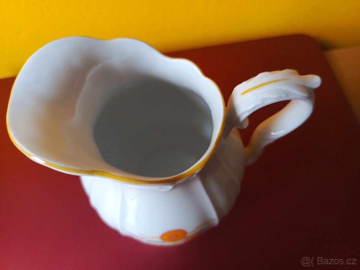 PORCELÁNOVÁ MLÉKOVKA - STARÁ ROLE" ZNAČENÁ - 6