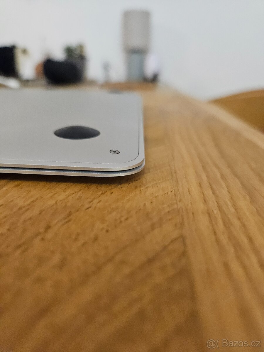 MacBook Air 13'' 2015 / i5 / 4GB / 128GB SSD - 6