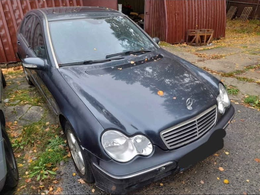 Mercedes w203 - plno náhradních dílů - 6