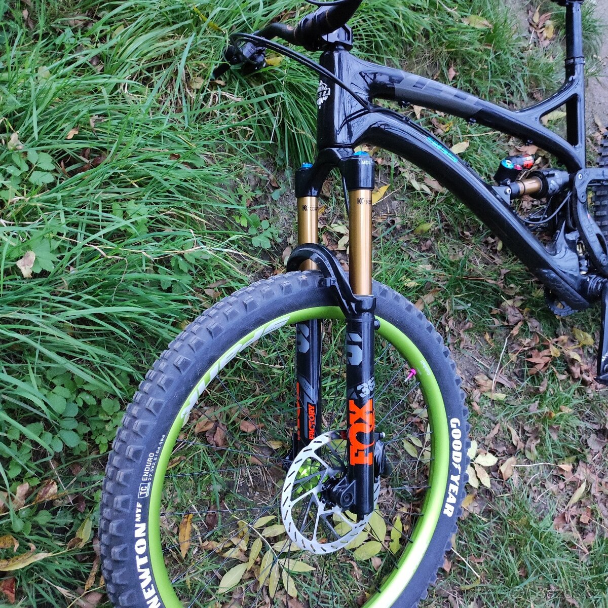 Odpružená vidlice MTB 27,5" FOX 36 Float factory, Kashima co - 6