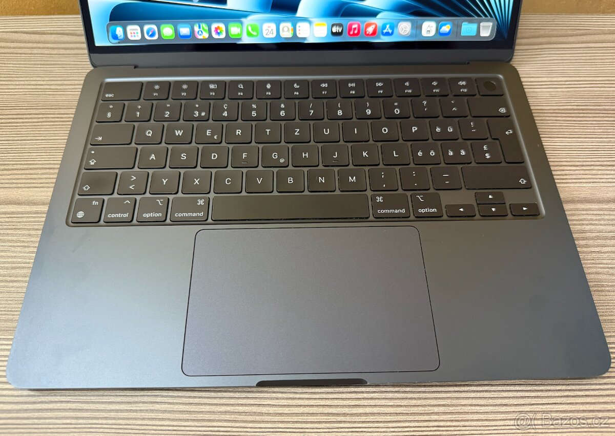 MacBook Air 13" 2022 M2 8GB 256GB Temně Inkoustový - 6