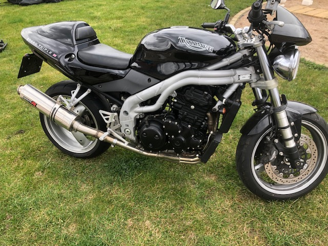 Triumph speed Triple 955I - 6