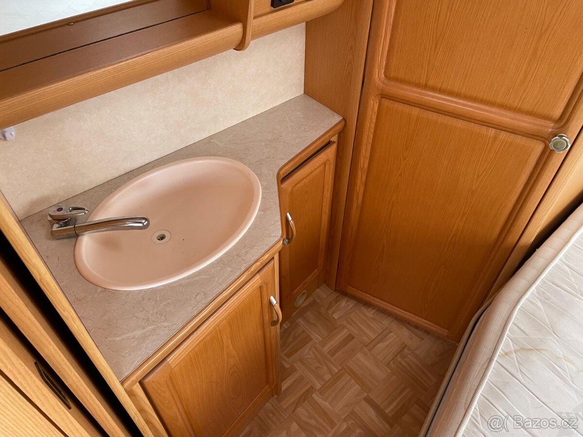 Fendt Platin 510, 4 osoby, sprcha, bojler, fr.postel - 6