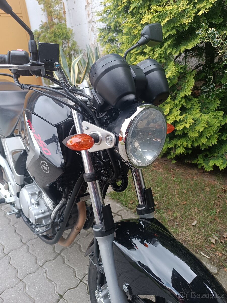 Yamaha YBR 250 - 6