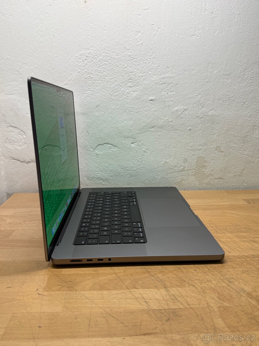 MacBook Pro 16” 2023 CTO /32GB RAM/512GB SSD/Záruka - 6