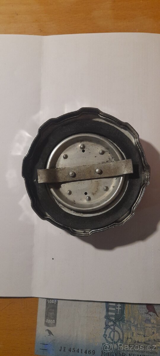 Jawa víčko nádrže - 6