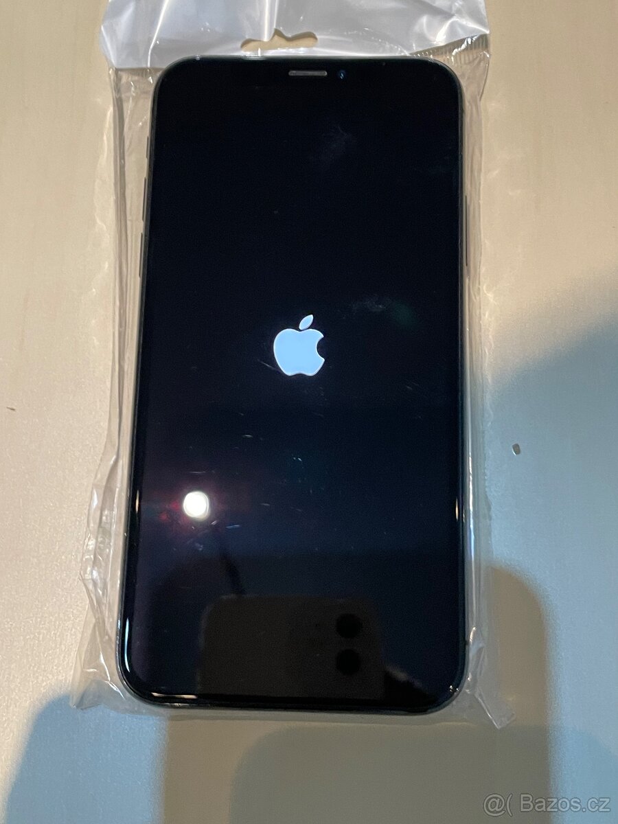Prodám IPhone X - 6