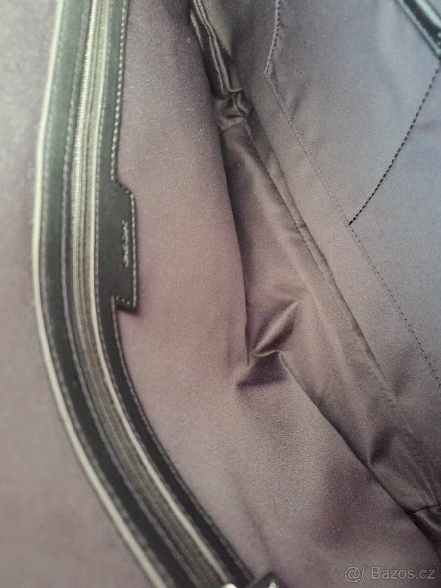 Nová kožená kabelka Carpisa - 6