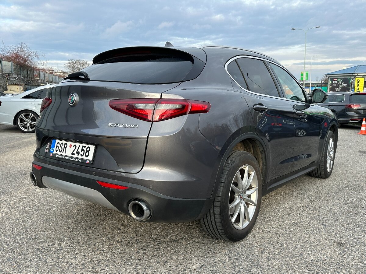 Alfa Romeo Stelvio 2018 - 6