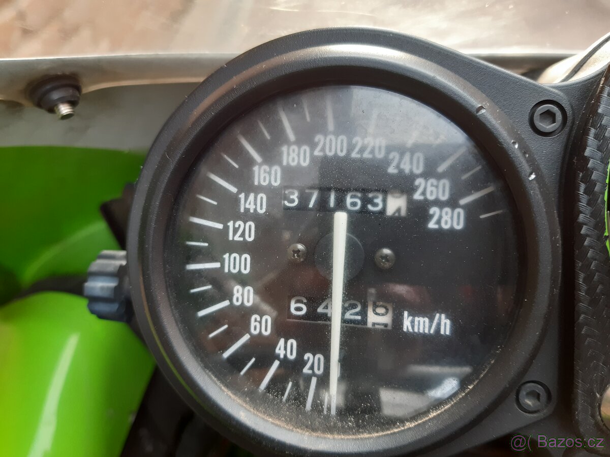 KAWASAKI ZX7R - 6