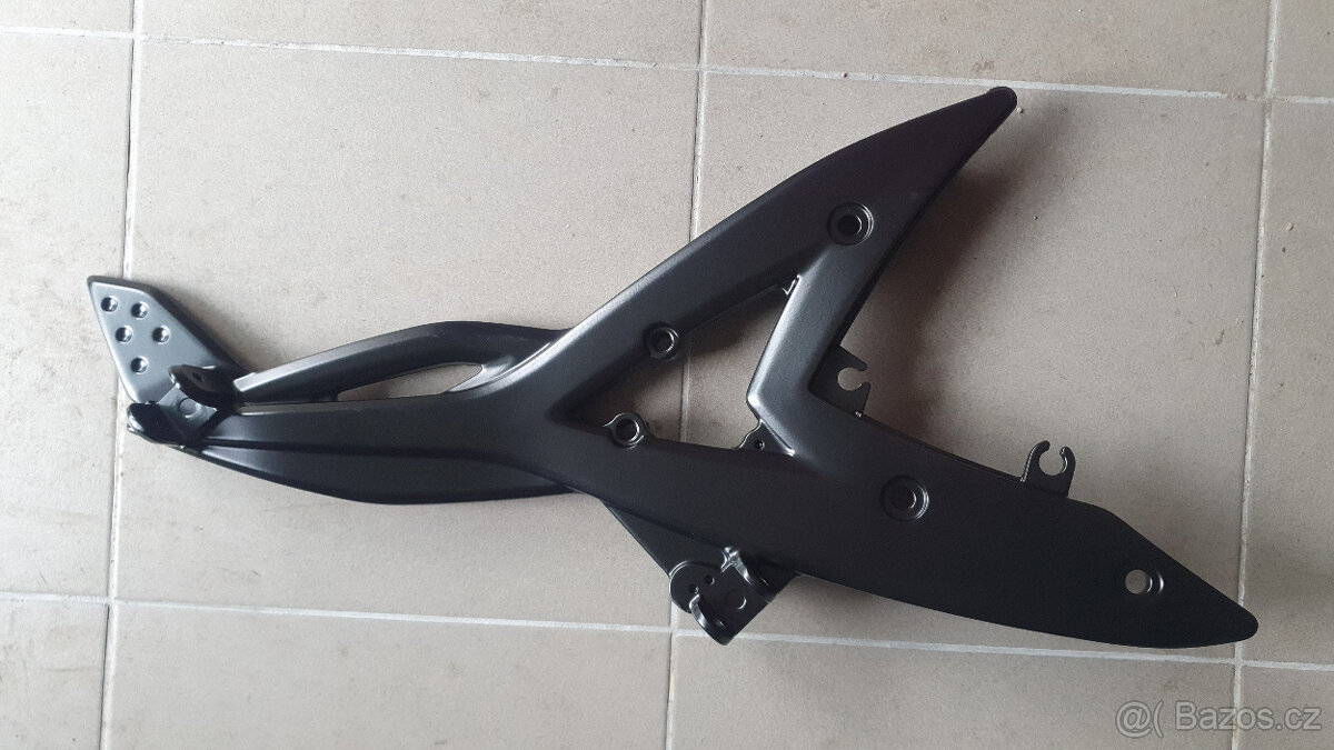 Kawasaki ER6 držáky stupaček - 6