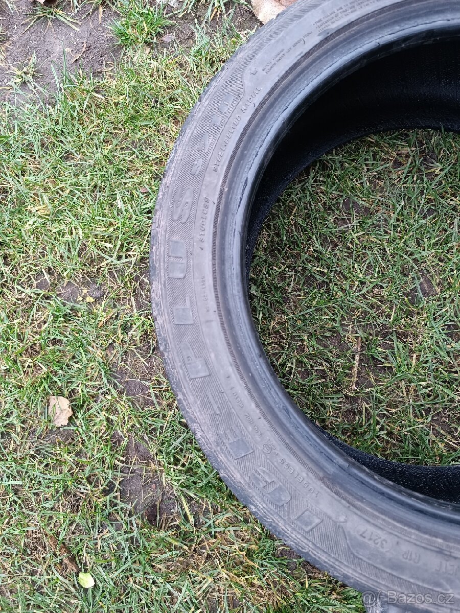 Pneu zimní 215/45 R17 - 6