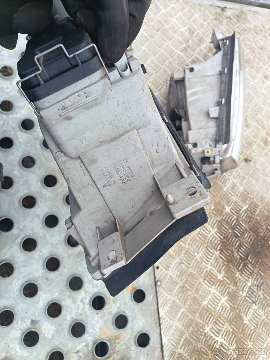 přední světla H4 Octavia 1 Face - 6