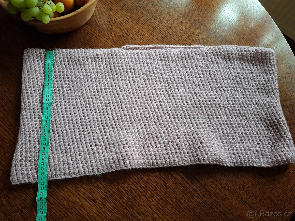 Háčkovaný set dvou čepic a nákrčníku - 6