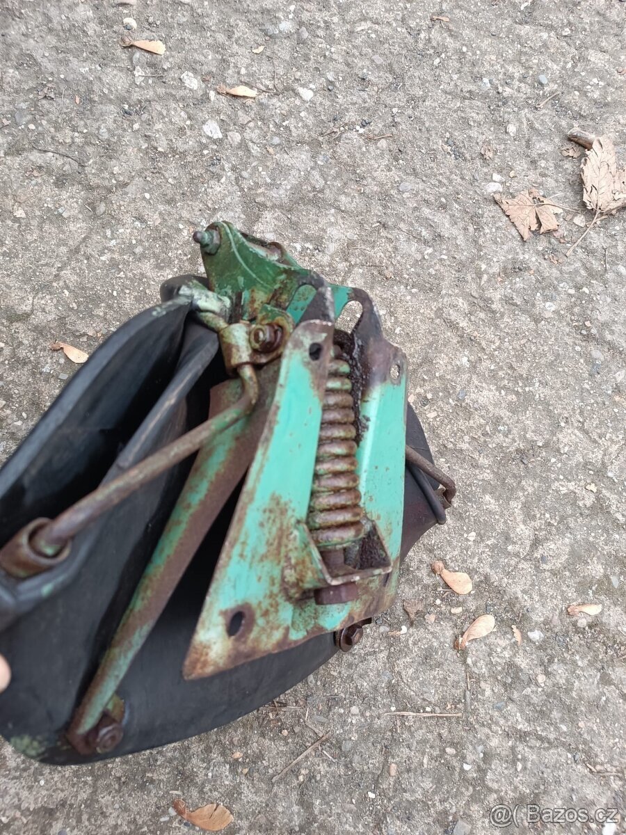 Sedlo kastlík přední blatník sedadlo IŽ 56 IŽ 49 IŽ 350 - 6