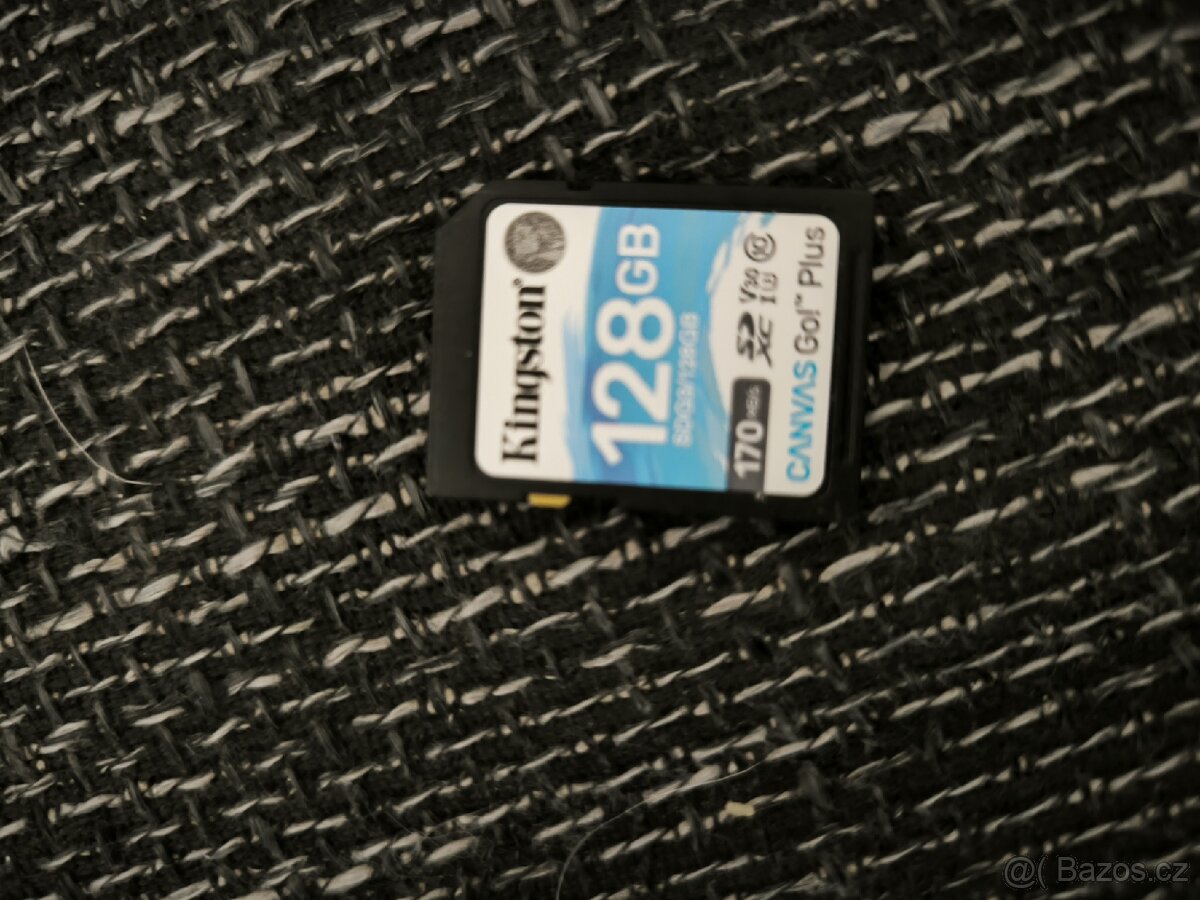 Canon EOS 2000D - 6