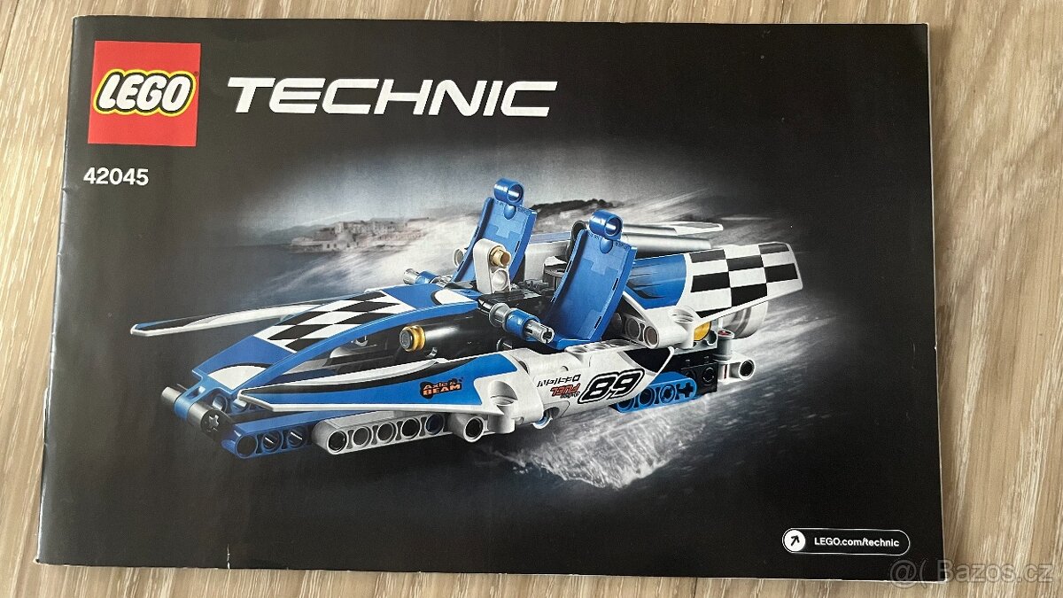 LEGO® TECHNIC 42045 Závodní hydroplán 2v1 - 6