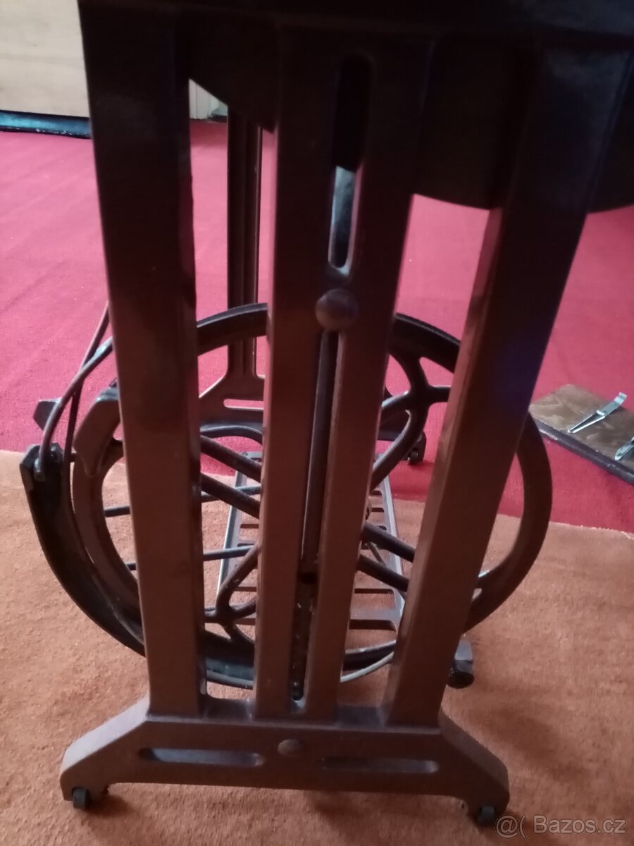 MINERVA (typ 122) – šicí stroj - 6