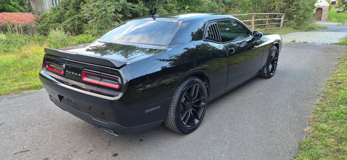 DODGE CHALLENGER 5,7 HEMI 2019 33000 km - 6