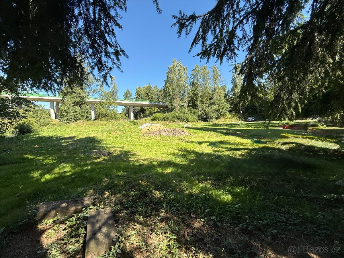 STAVEBNÍ POZEMEK SE STAVEBNÍM POVOLENÍM Jihlava-Hosov - 6