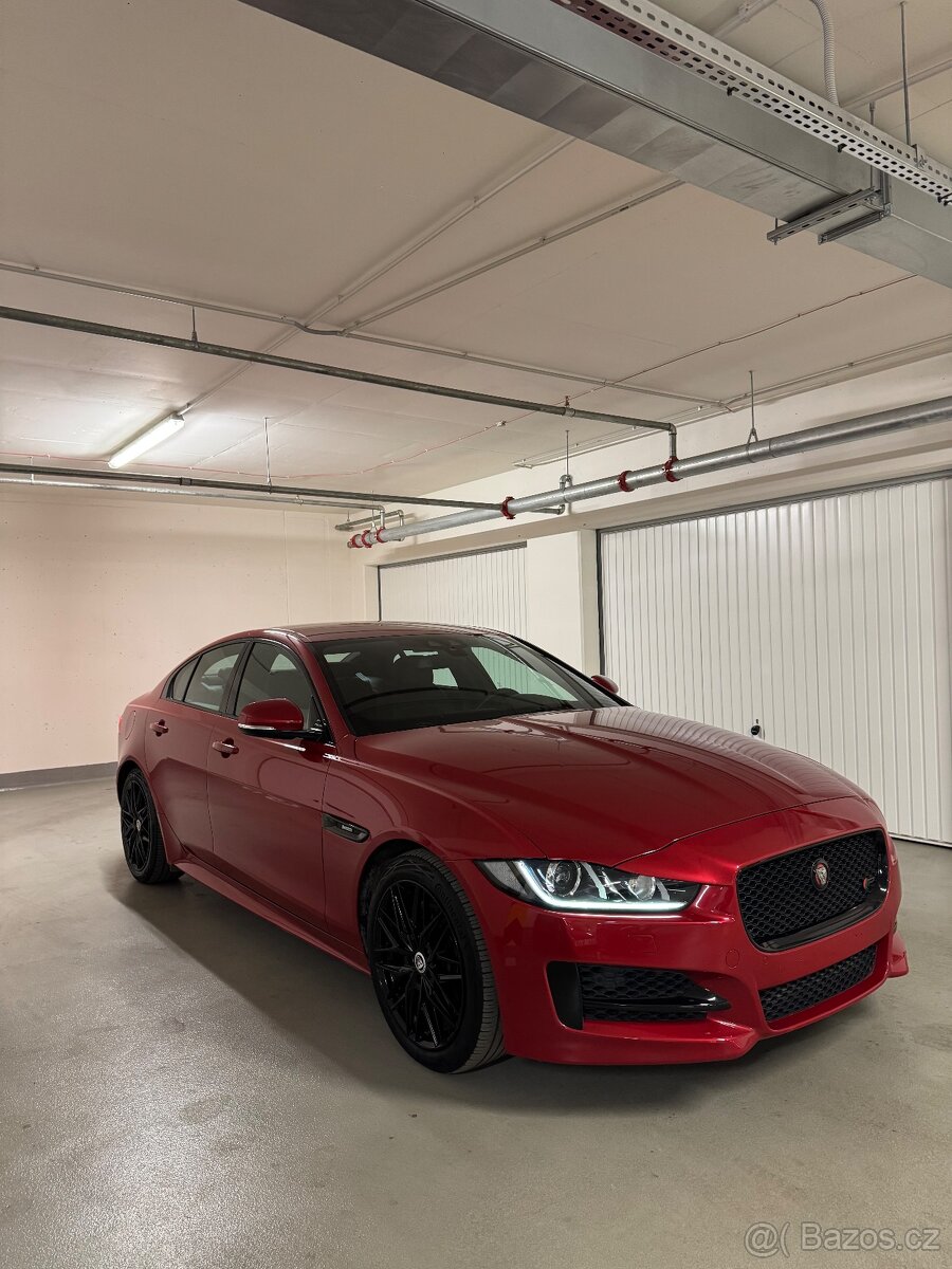 Jaguar XE 2.0D 4x4 R-SPORT DYNAMIC - 6