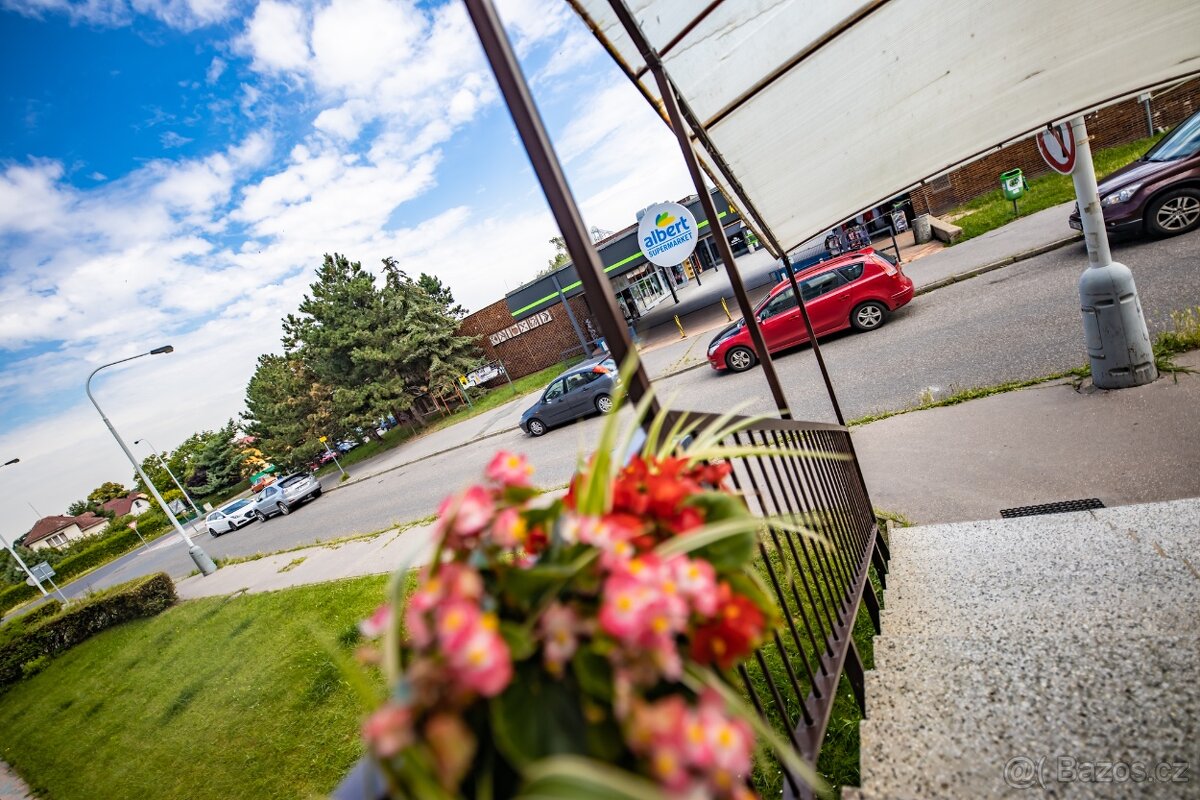 Zařízená garsonka s balkonem - 6