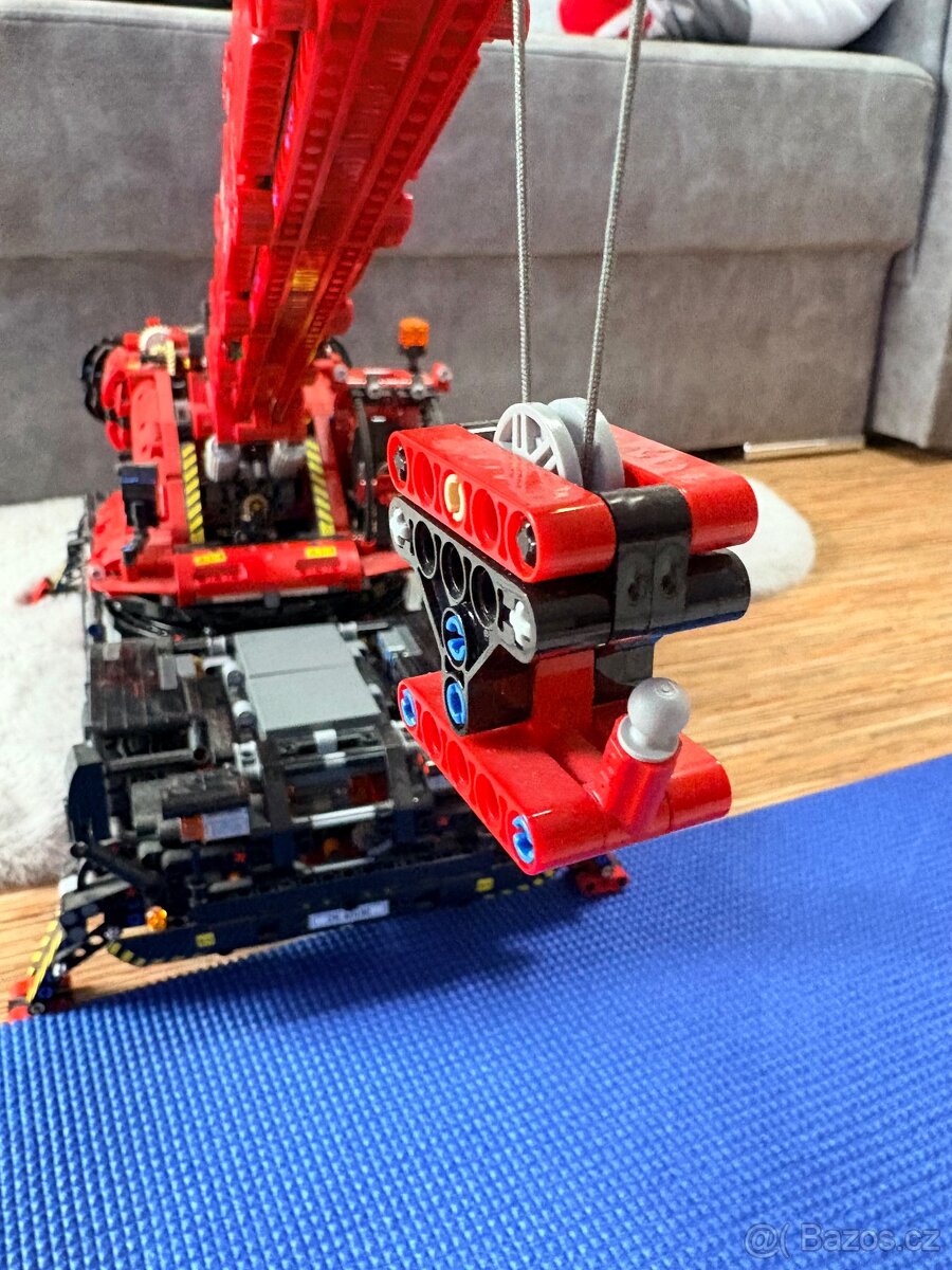 LEGO Technic 42082 Terénní jeřáb - 6