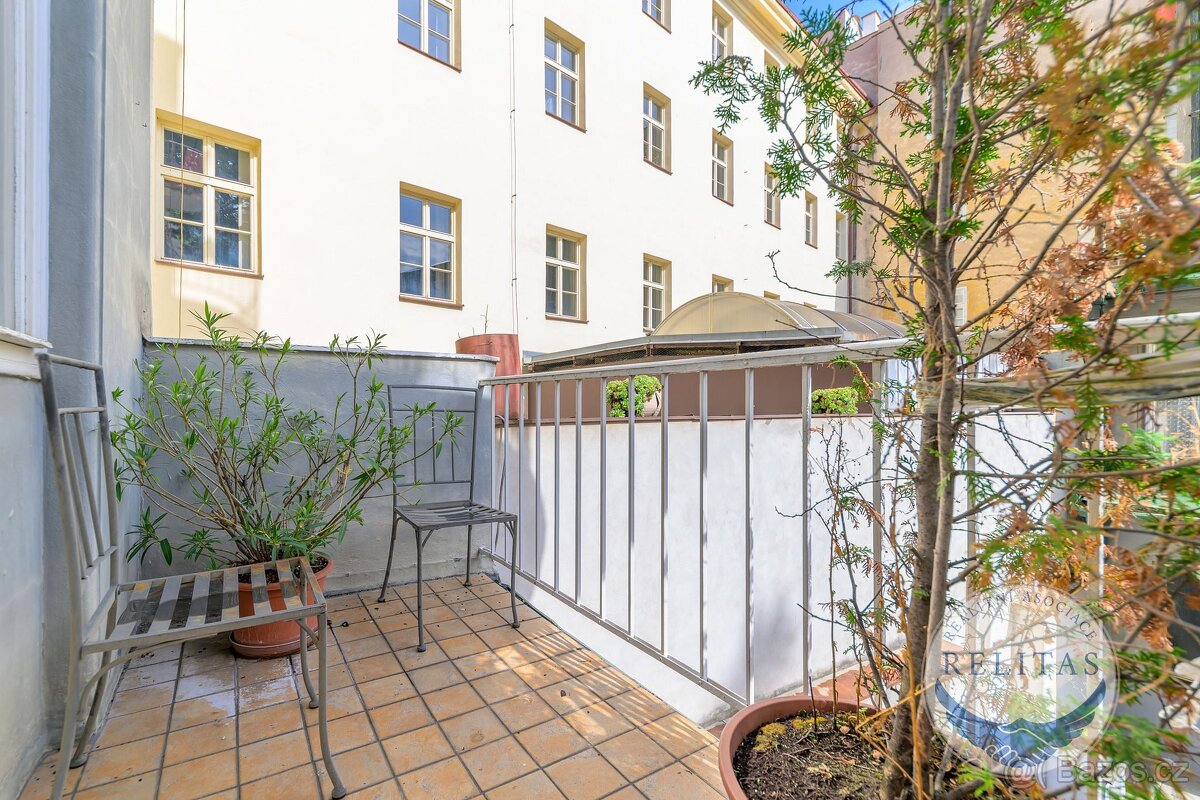 Pronájem klimatizovaného bytu 4+kk, 124 m² + 2xB, 3 neprůcho - 6