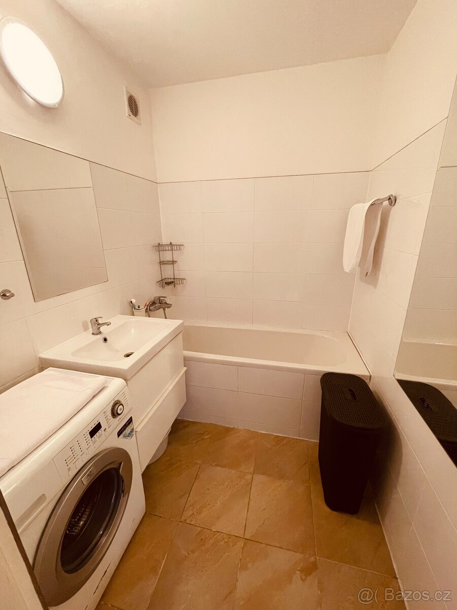 Neprůchozí pokoj - 6