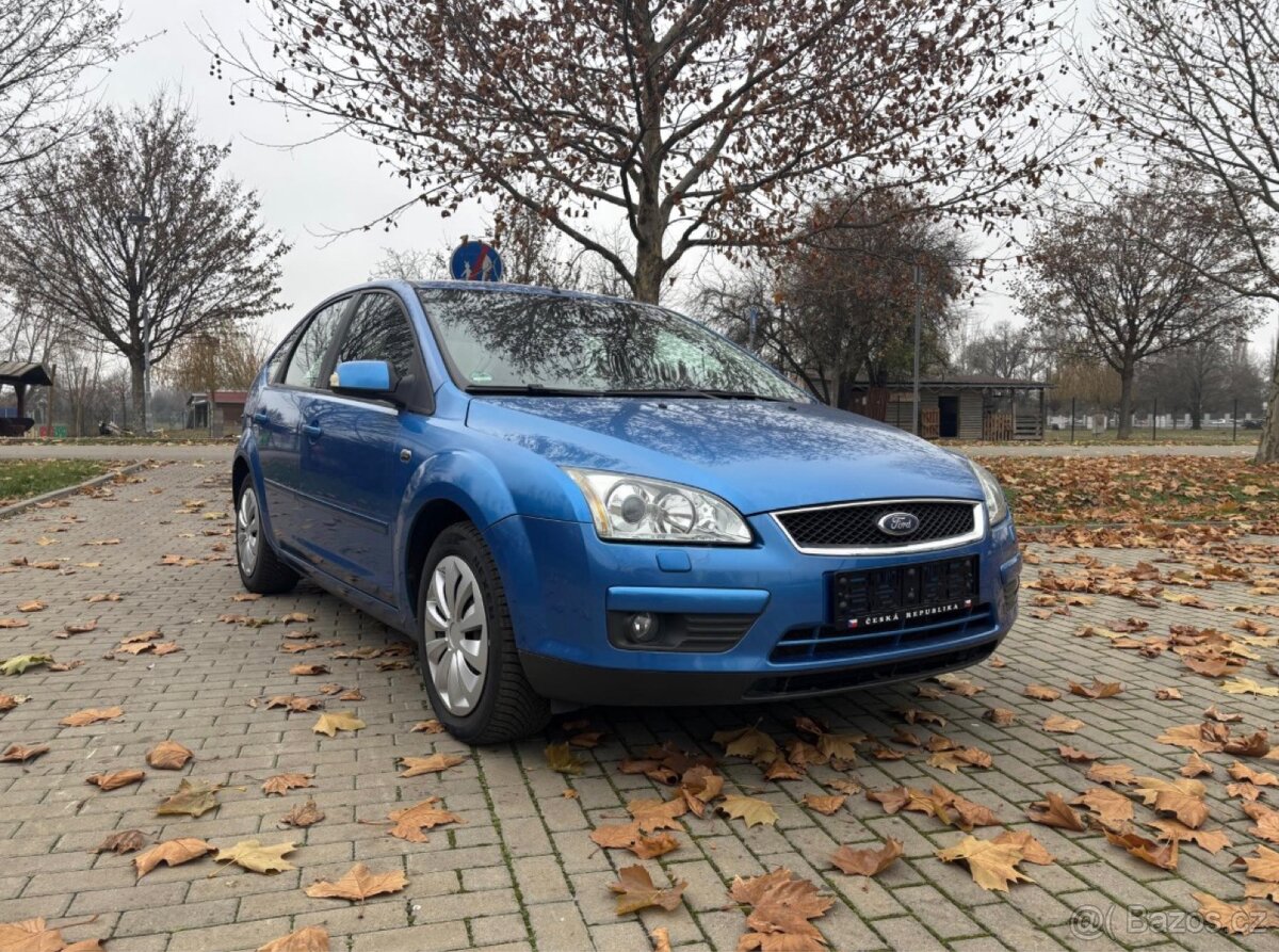 FORD FOCUS 2.0 107 KW GHIA - BENZÍN - 6