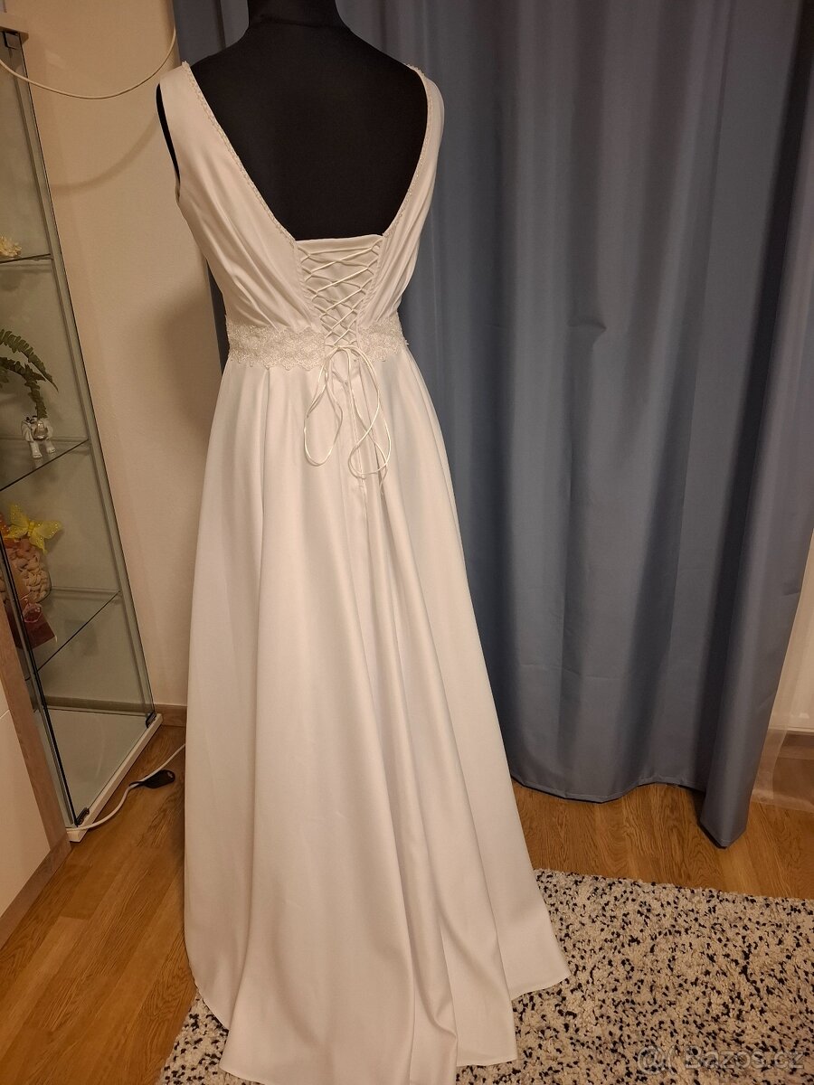 Bílé svatební šaty - 6