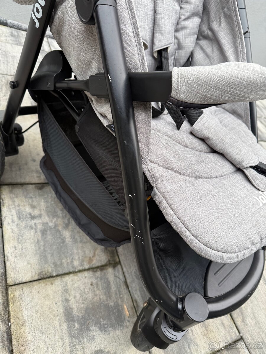 Sportovni kocarek s prislusenstvim + autosedacka - 6