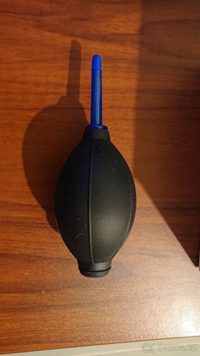 OM system, sony, peak design - 6