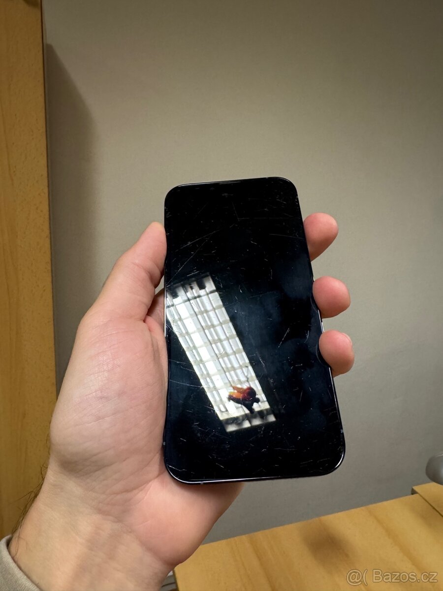 iPhone 13 Pro – 128 GB | krom displeje jako nový - 6