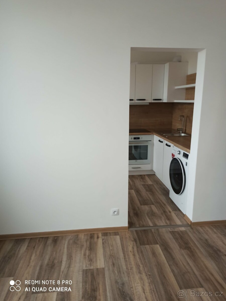 TOP NABÍDKA – kompletně vybavený byt 2+1 po celkové rekonstr - 6