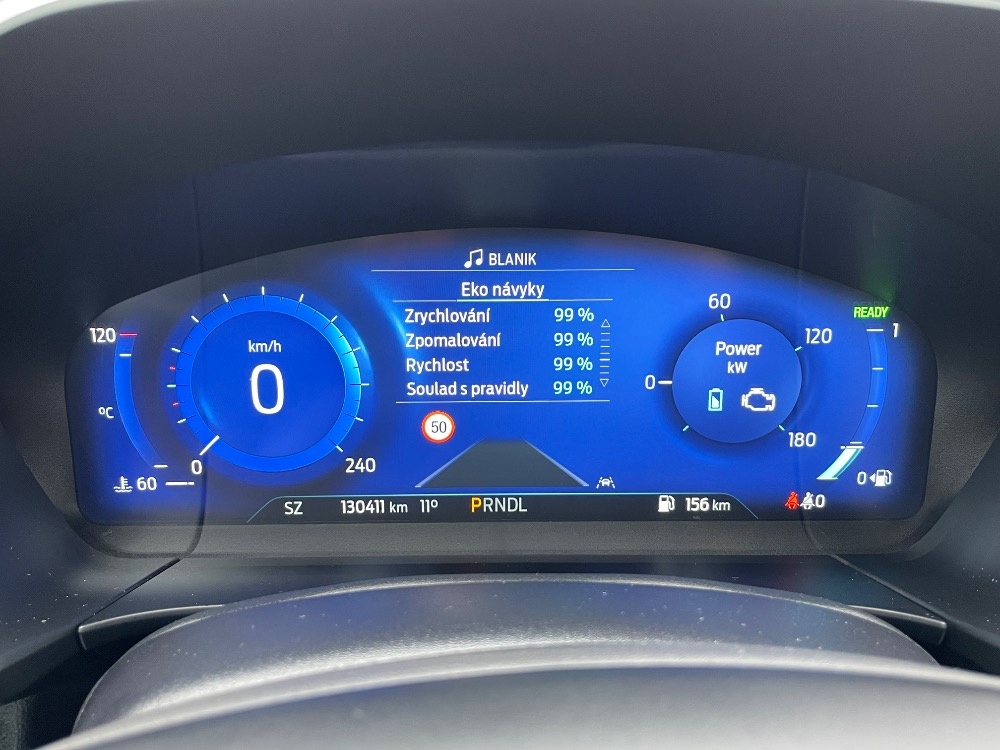 FORD KUGA 2,5 HYBRID - 6