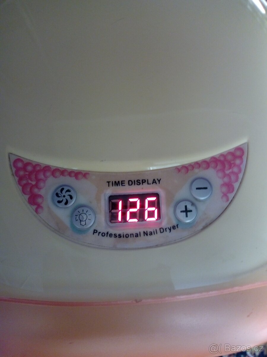 UV lampa na nehty s dárky - 6