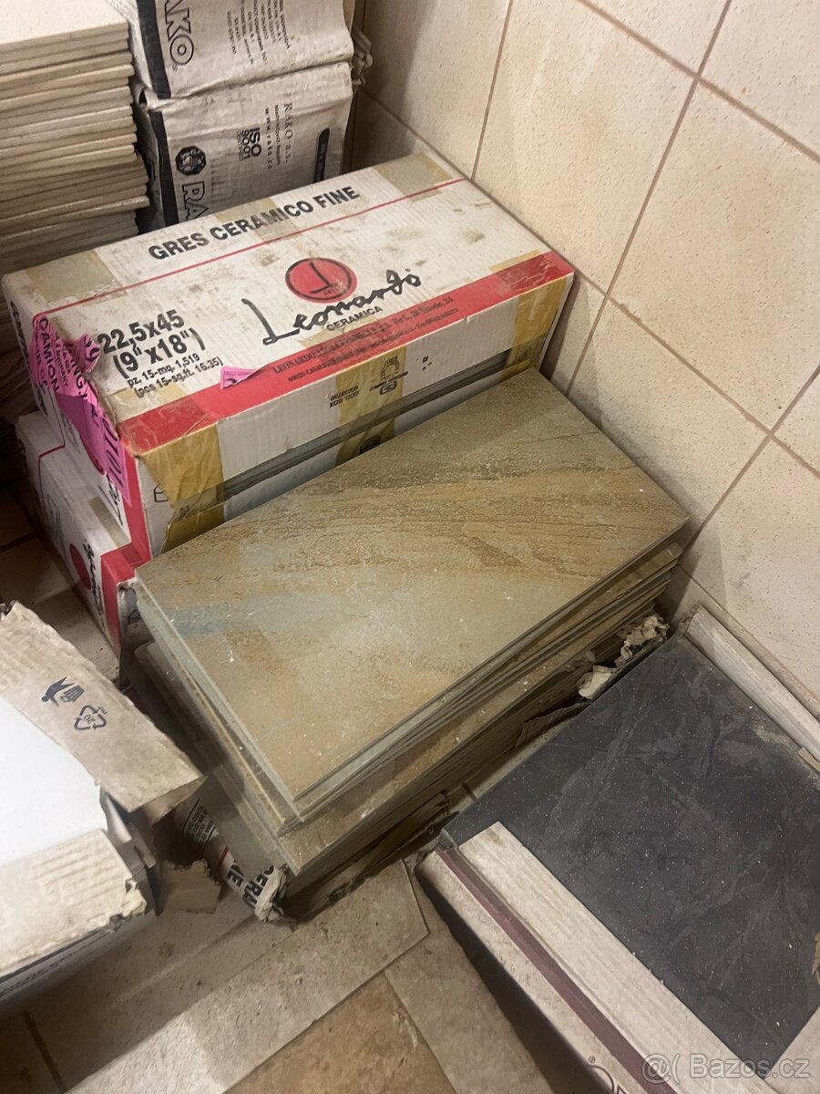 Zbytky obkladaček a dlaždic - venek a interiér (za drobné) - 6