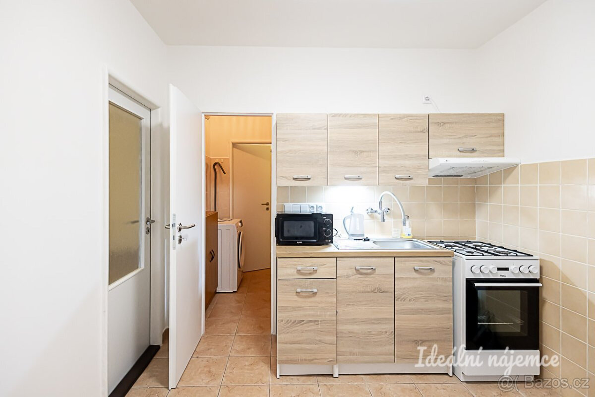 Pronájem bytu 1+1, Křenická, Strašnice, 16900 Kč/měs, 35m2 - 6