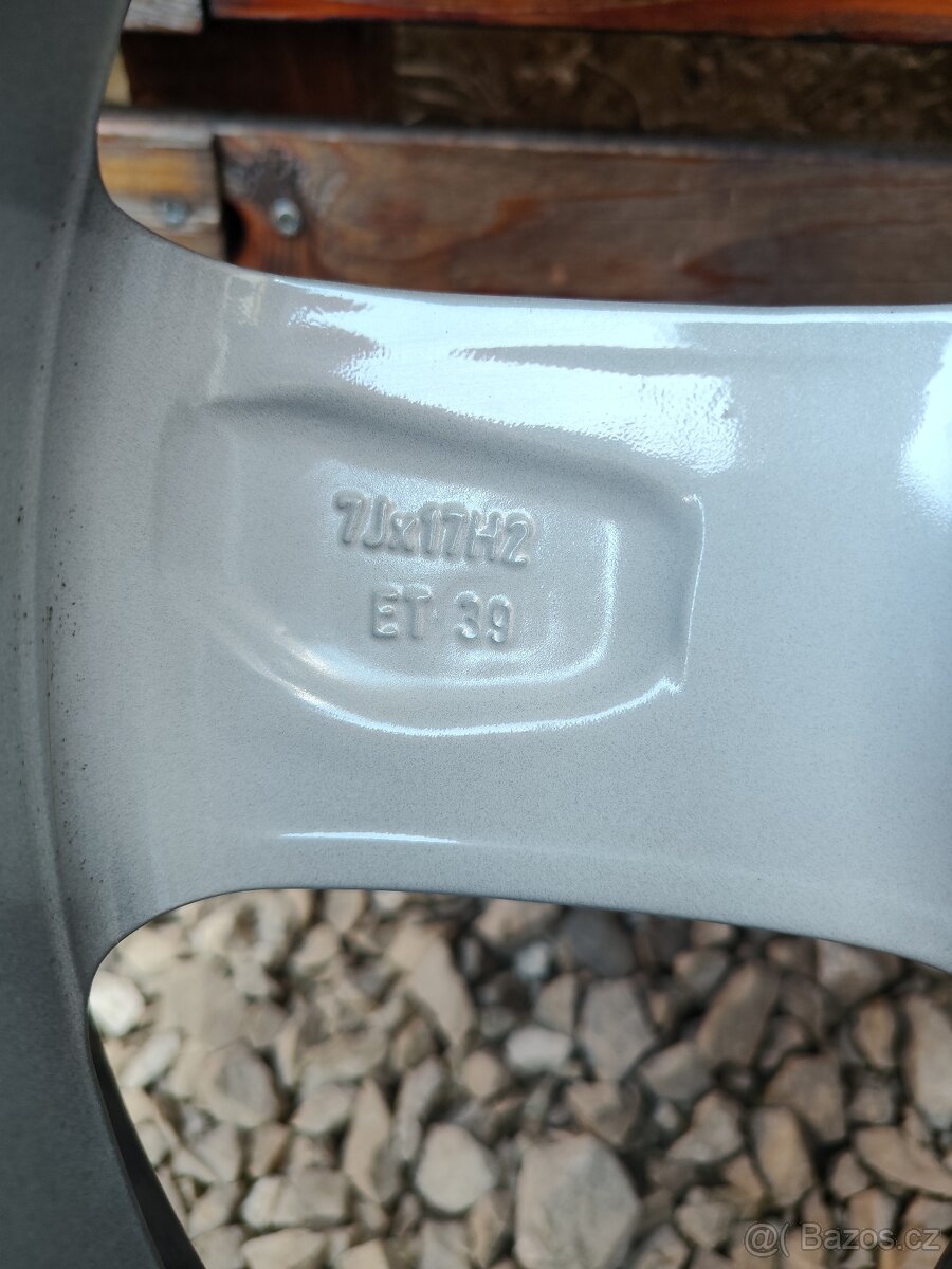 Zimní 215/55 R17 - 6