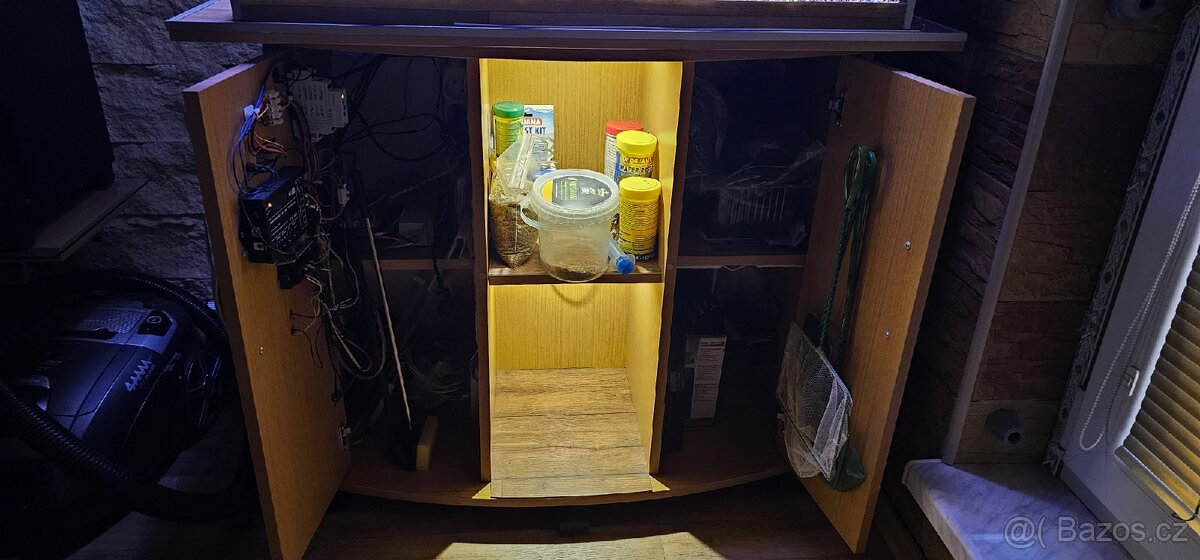 Akvarijní stolek pro akvária max. velikost d.91cm, š.41cm - 6