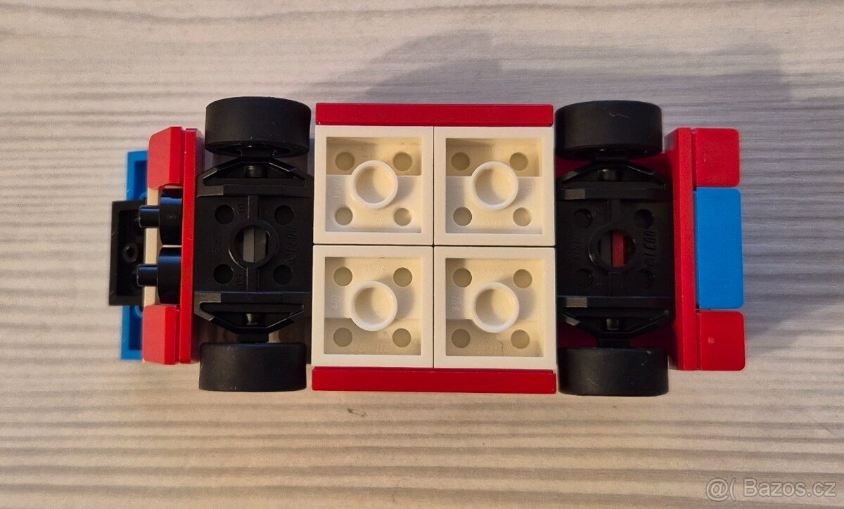 30572 LEGO Creator - Závodní auto - 6