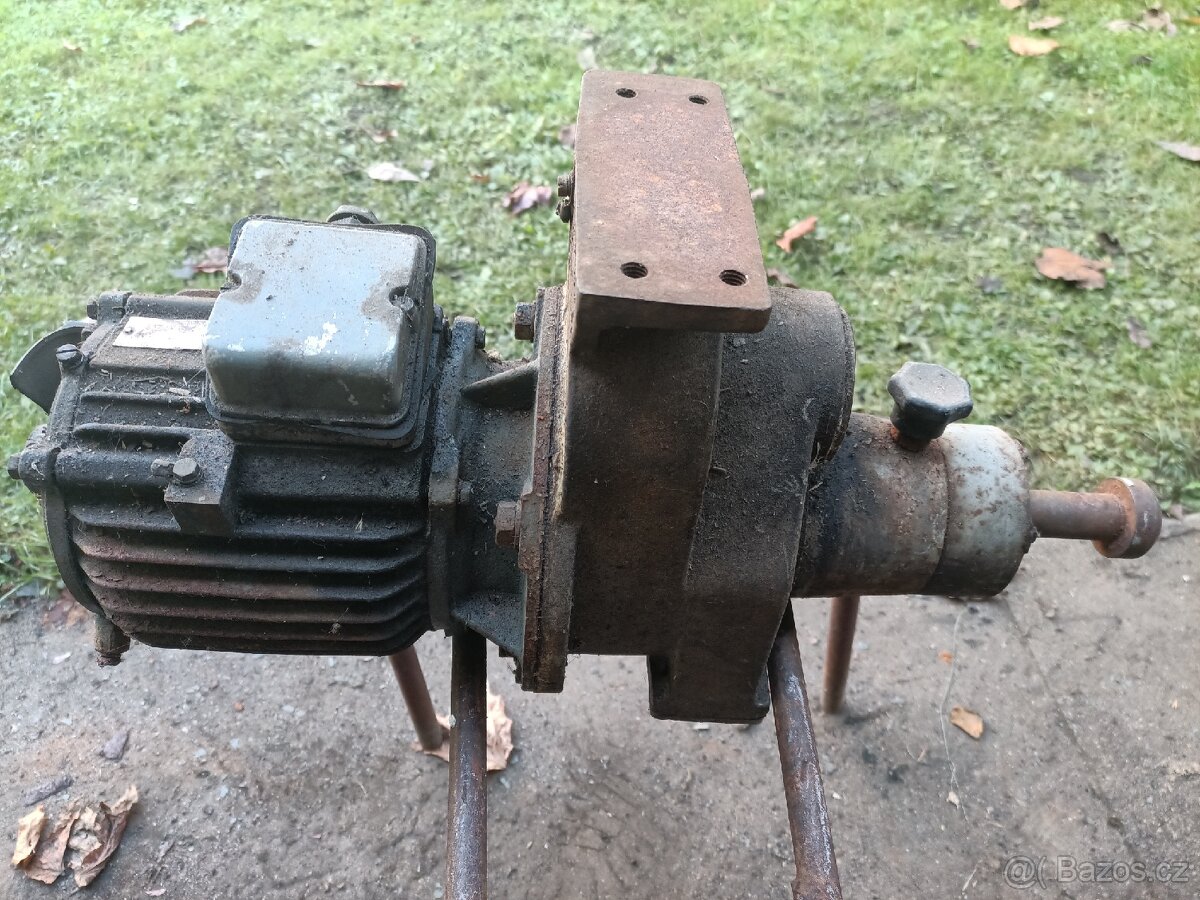 Motor 380V s převodovkou - 6