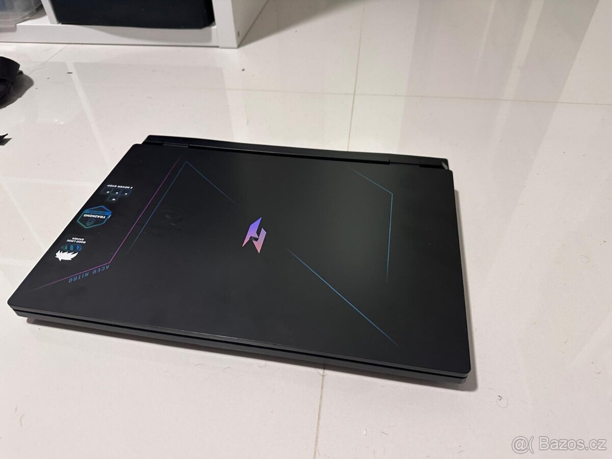 Herní notebook Acer Nitro 17 Obsidian Black , PC 59 000 - 6