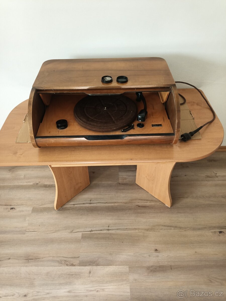 Prodám starý gramofon. Funkční. - 6