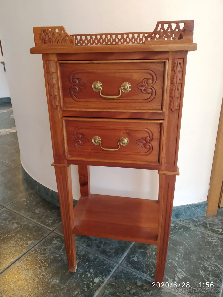 Starožitný nábytek - 6
