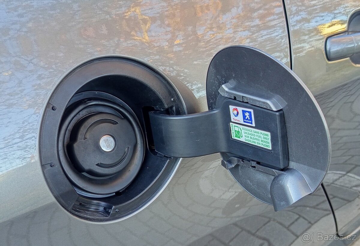 Peugeot 308 1.4i 70 kW - 2009 | 2.maj | 100tkm | STK ¹⁰/27 - 6