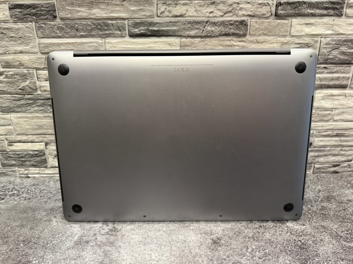 MacBook Pro 15" 2018 i7 / 32GB / 500 GB / Radeon Pro 560x - 6