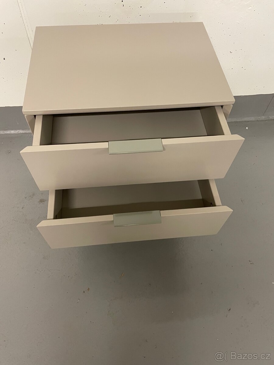 Béžový noční stolek Totem - 6