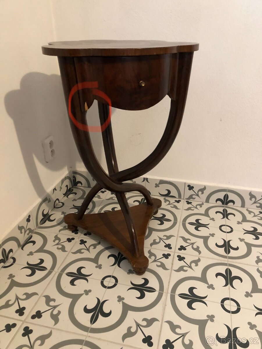 Starožitná křesla a stolek - 6